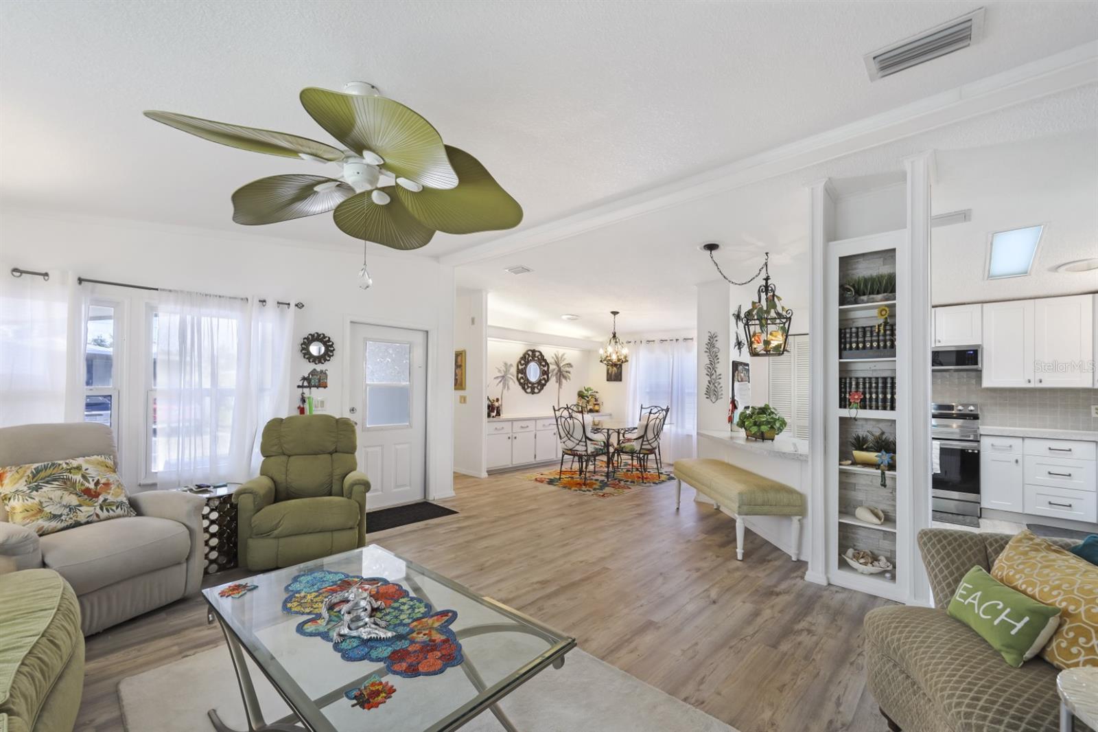 Image 10 of 70 For 2100 Kings Highway 744