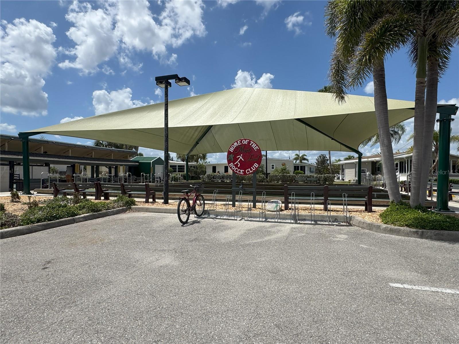 Image 38 of 70 For 2100 Kings Highway 744