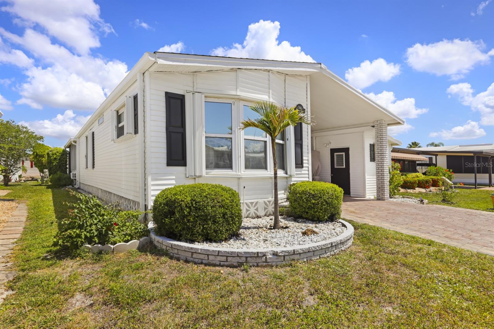 Image 4 of 70 For 2100 Kings Highway 744