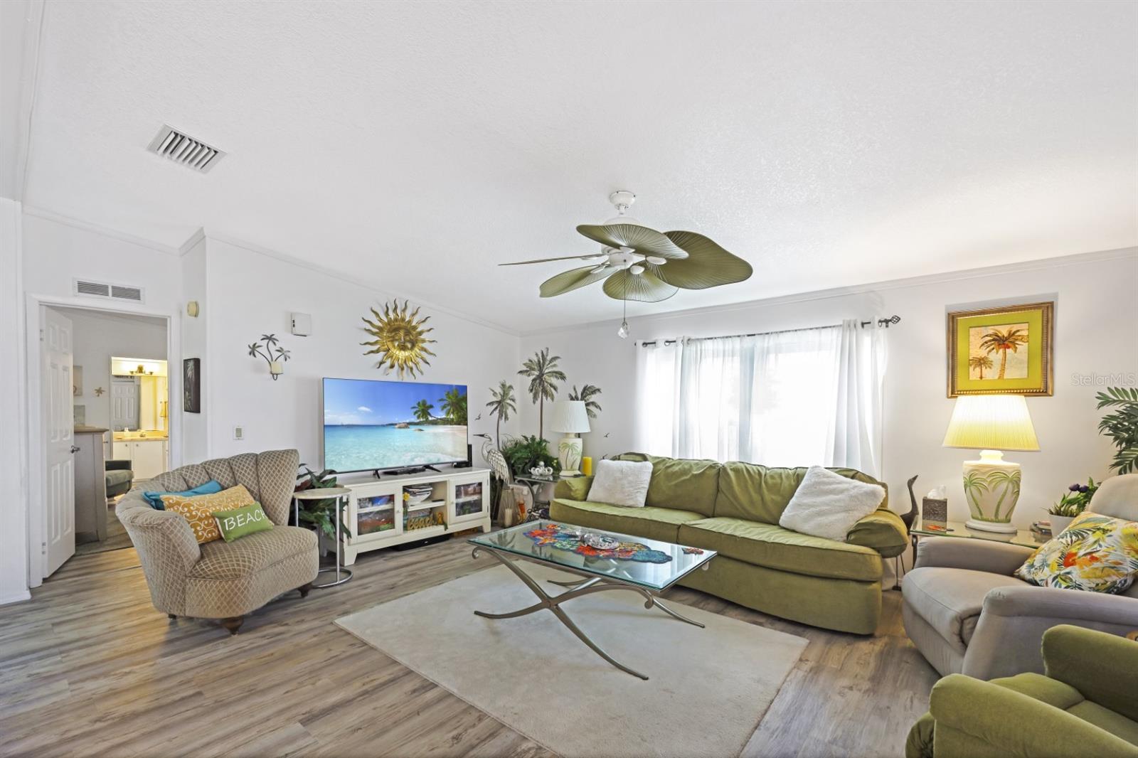 Image 7 of 70 For 2100 Kings Highway 744