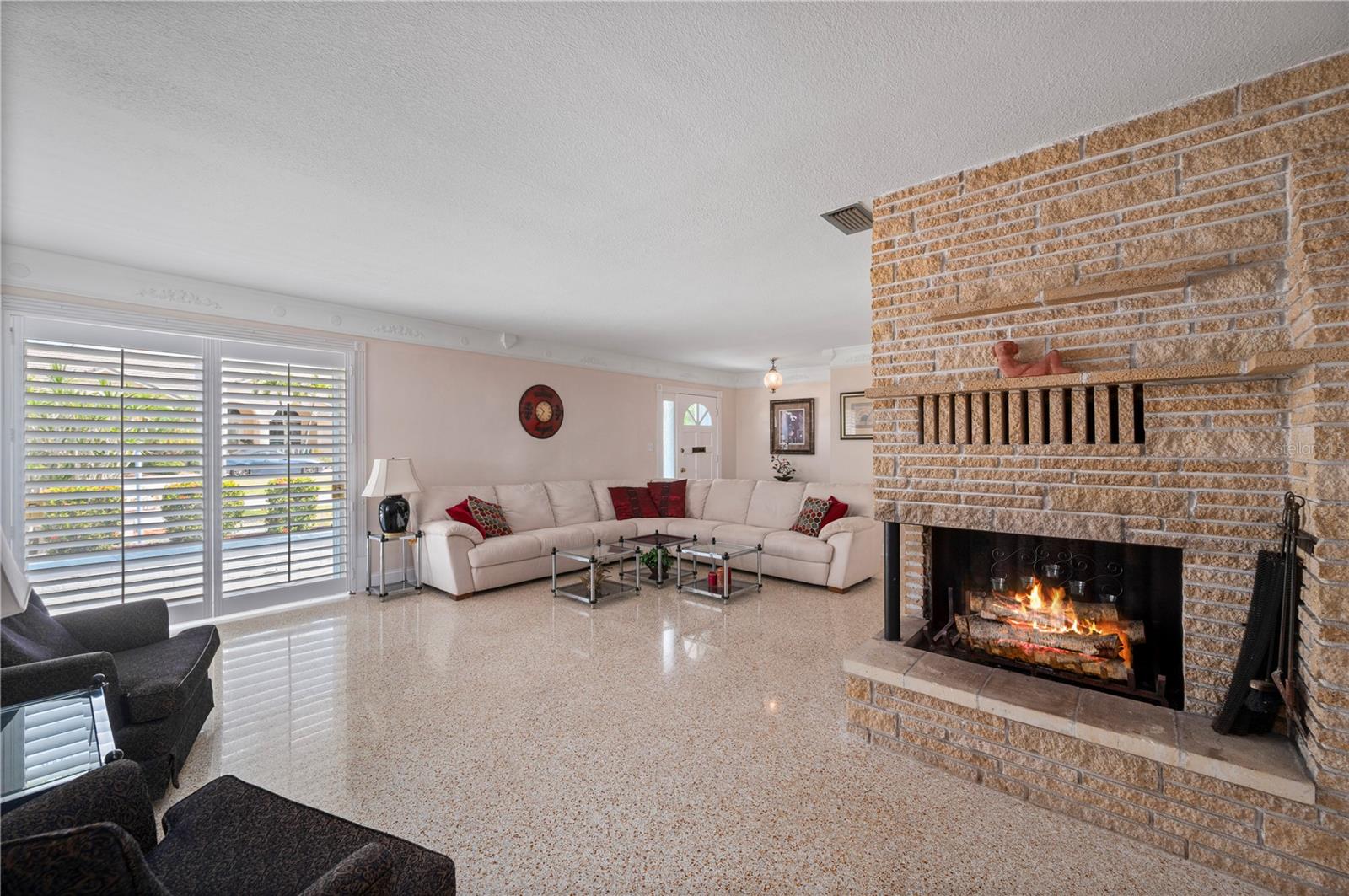 Image 10 of 54 For 2241 Gulfview Road