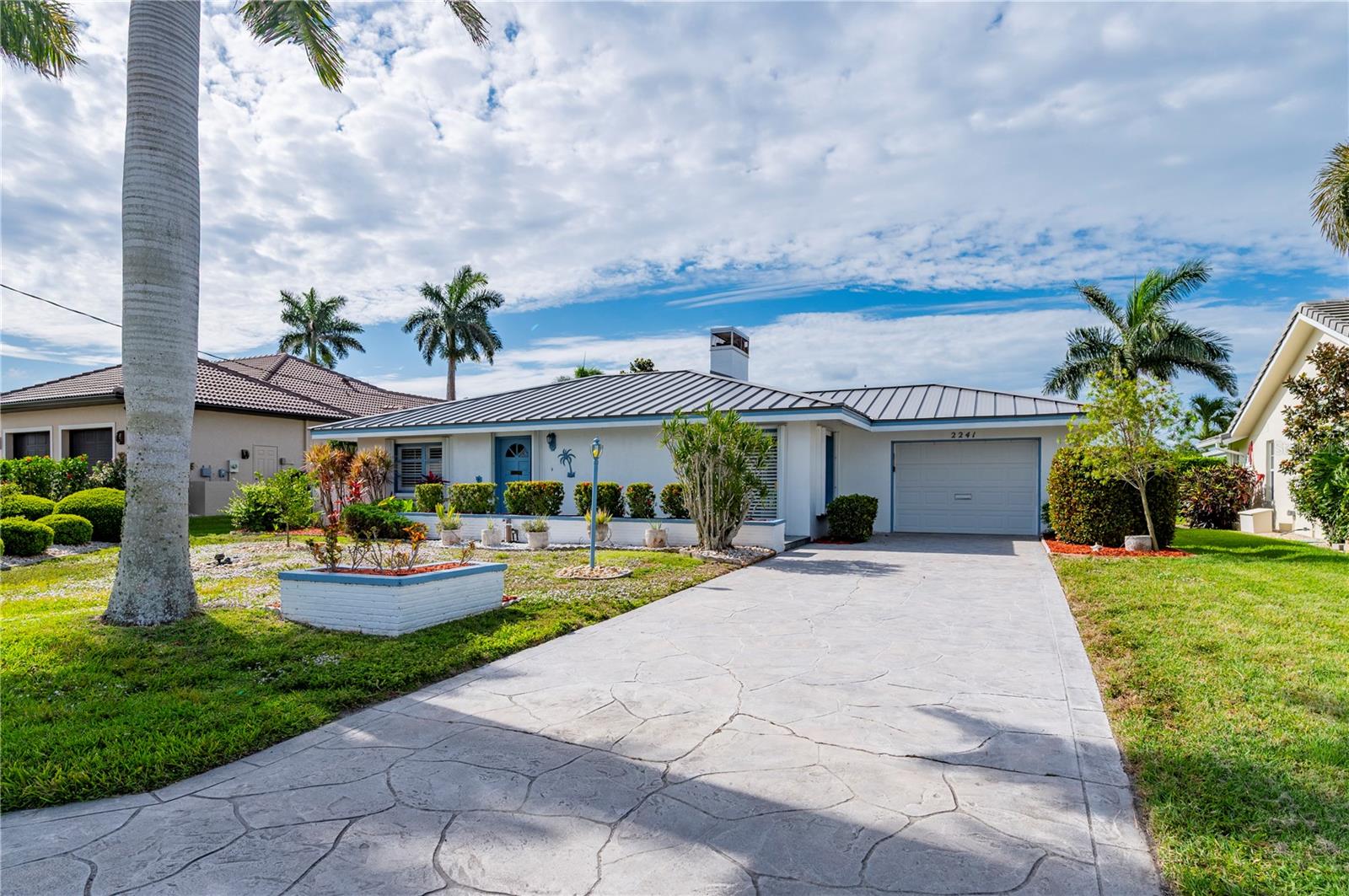 Image 3 of 54 For 2241 Gulfview Road