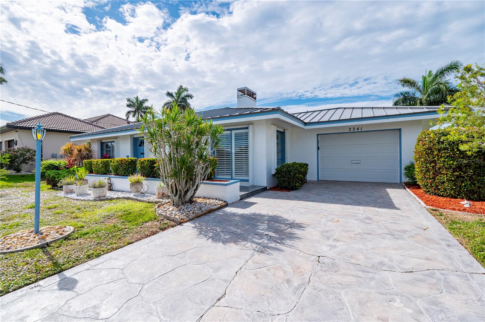 Image 4 of 54 For 2241 Gulfview Road