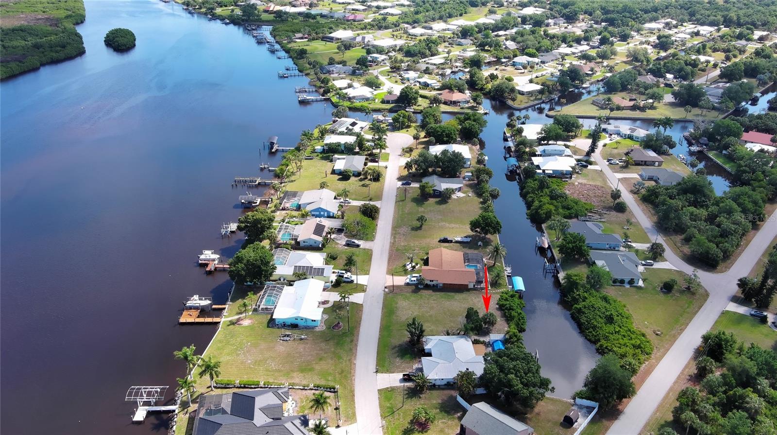 Image 10 of 14 For 2060 River Basin Terrace