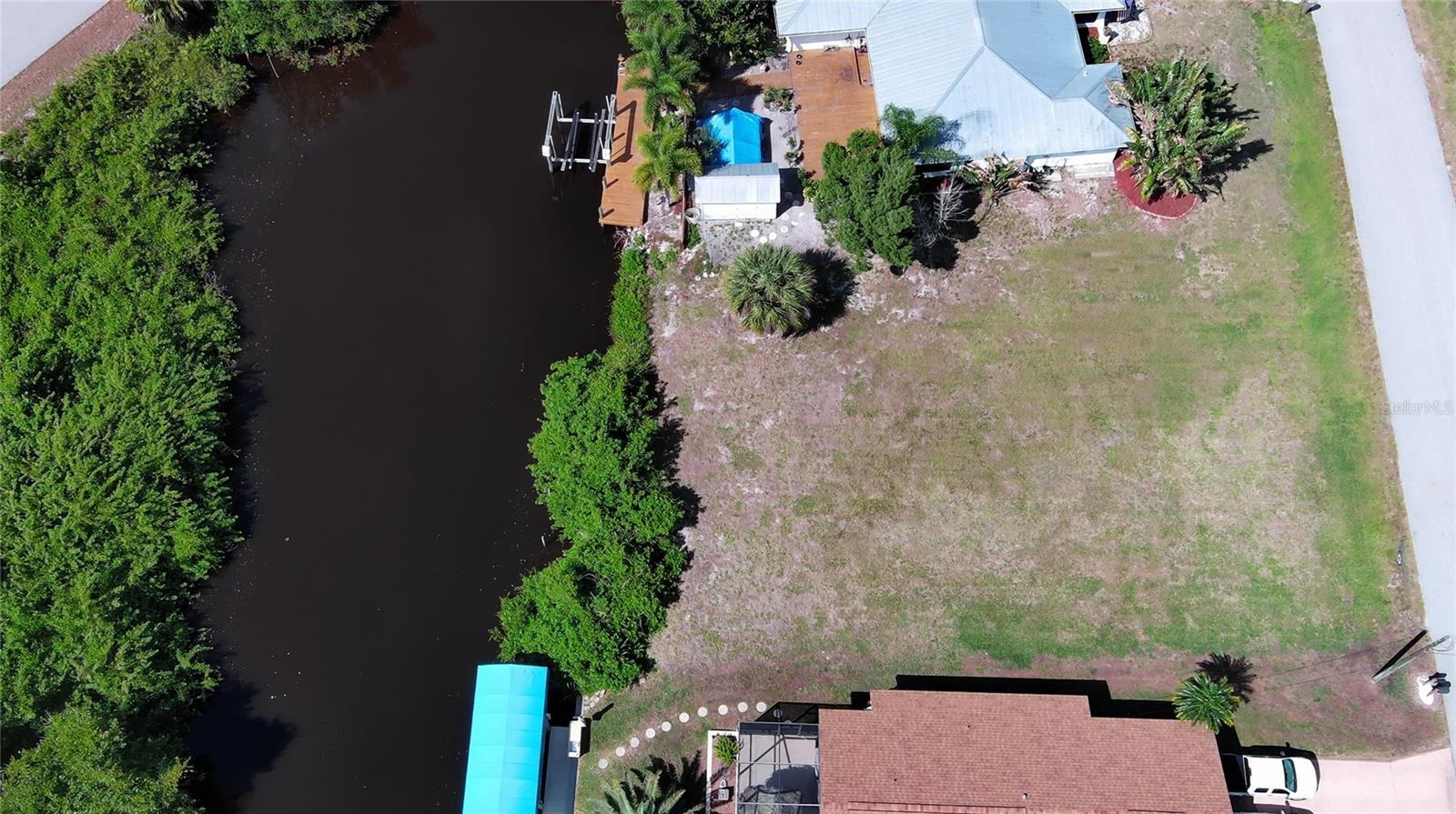 Image 6 of 14 For 2060 River Basin Terrace