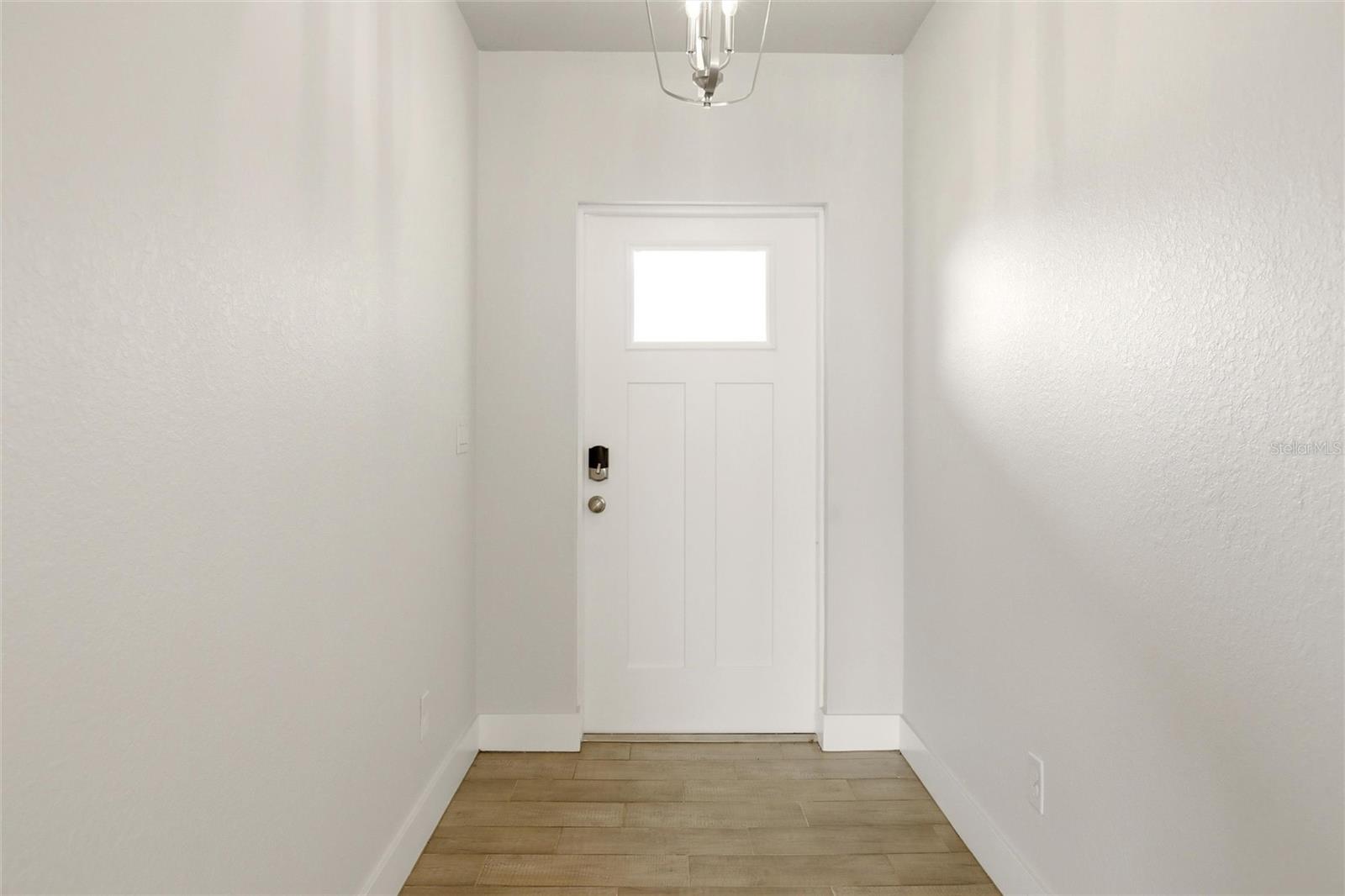 Image 15 of 60 For 870 Columbia Street