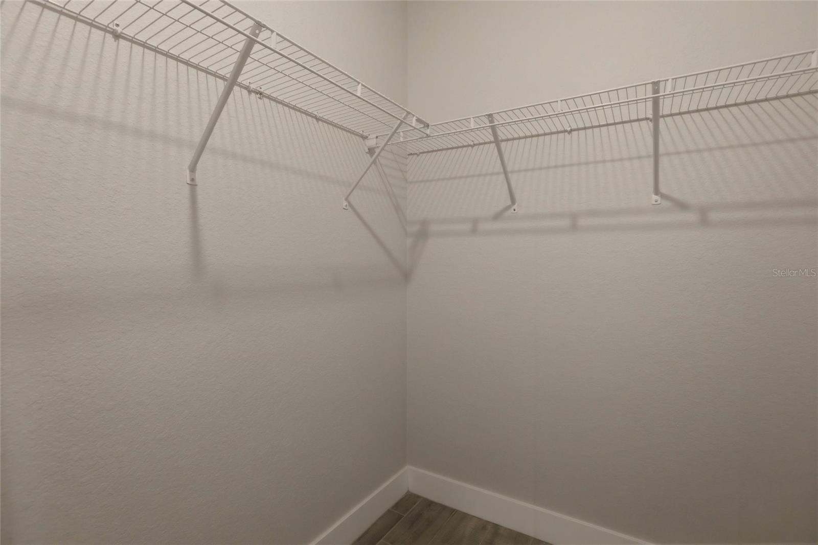 Image 38 of 60 For 870 Columbia Street