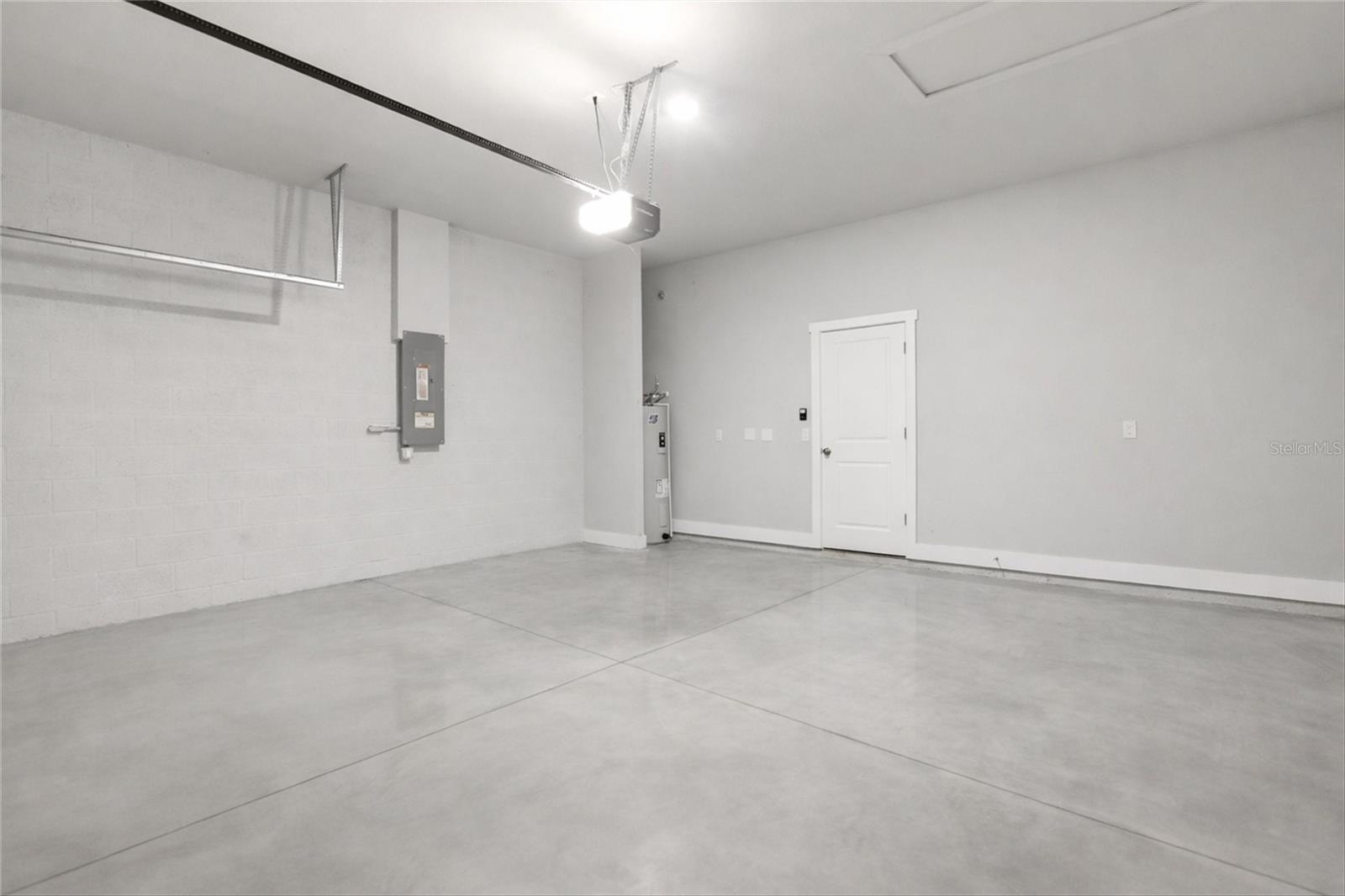 Image 42 of 60 For 870 Columbia Street