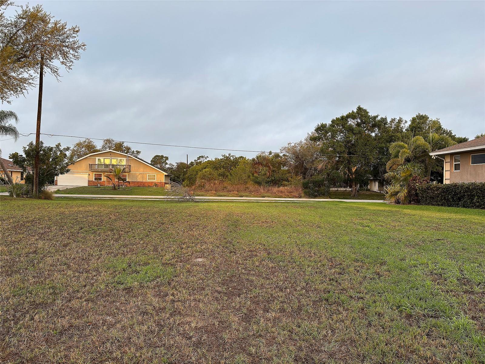 Image 17 of 21 For 3190 Lake View Boulevard