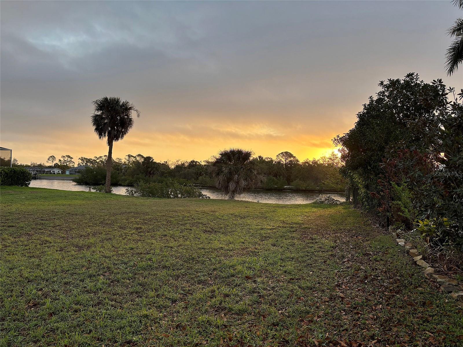 Image 20 of 21 For 3190 Lake View Boulevard