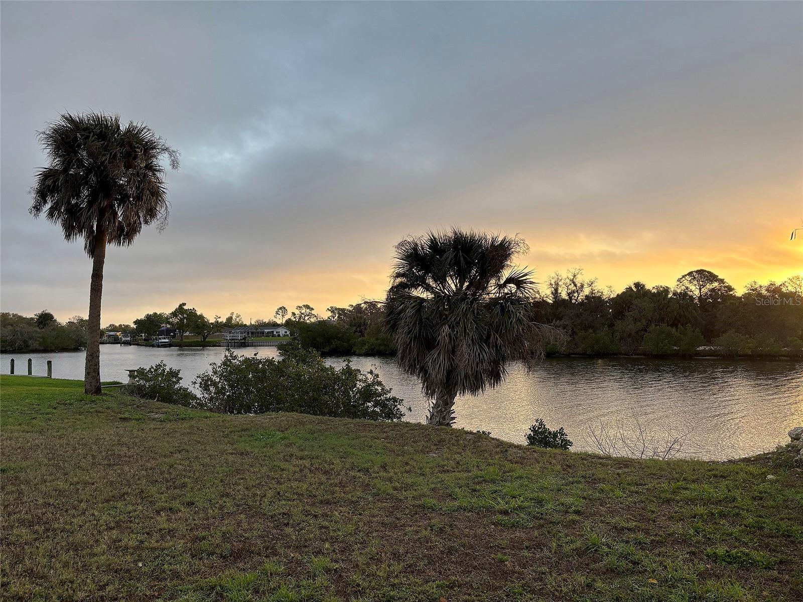 Image 5 of 21 For 3190 Lake View Boulevard