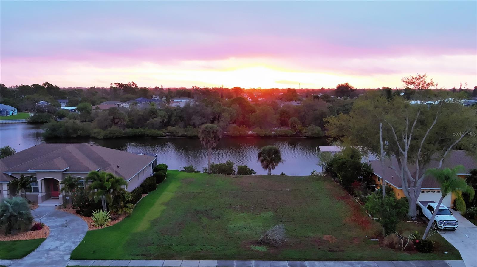 Image 6 of 21 For 3190 Lake View Boulevard