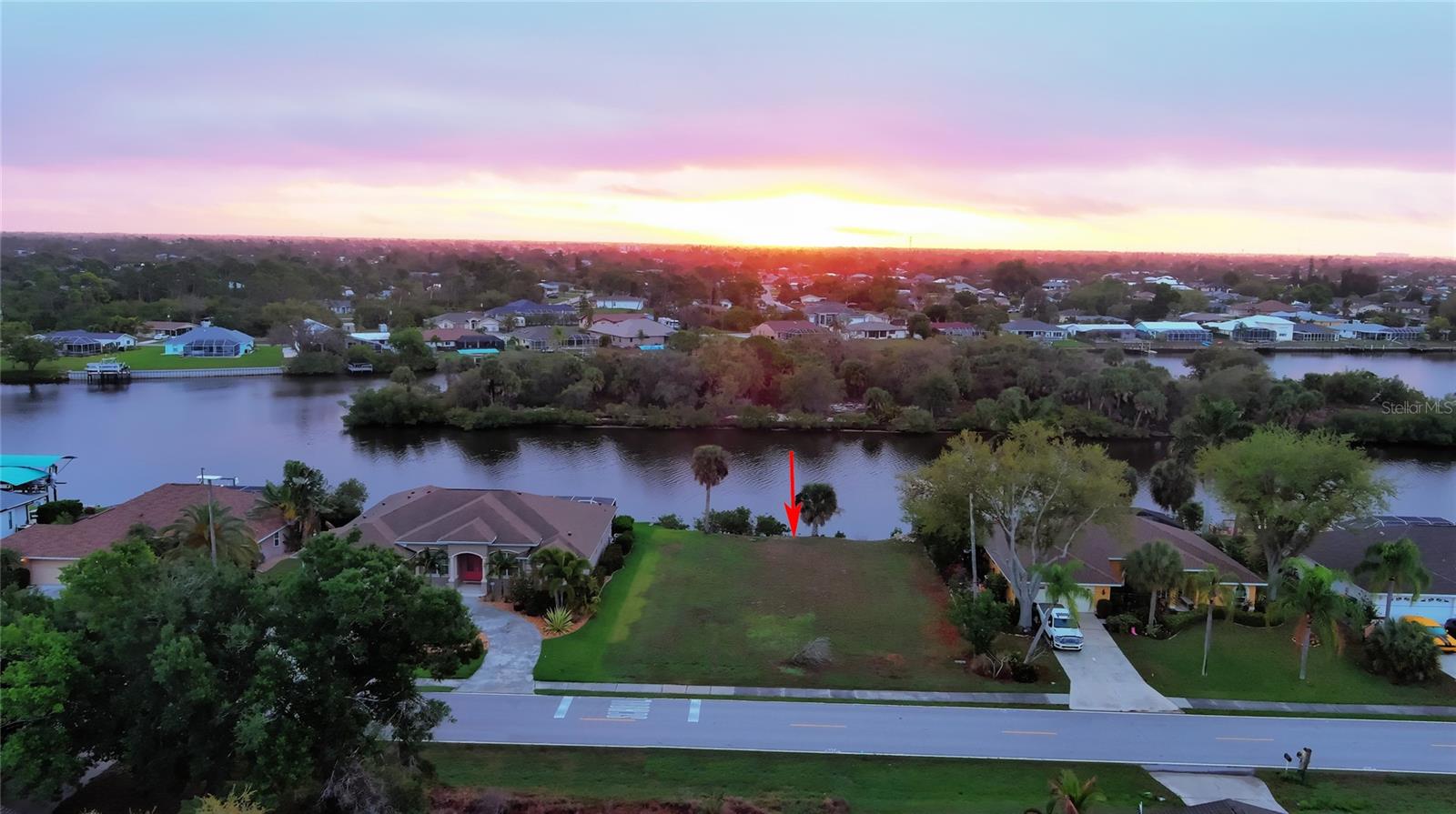 Image 7 of 21 For 3190 Lake View Boulevard