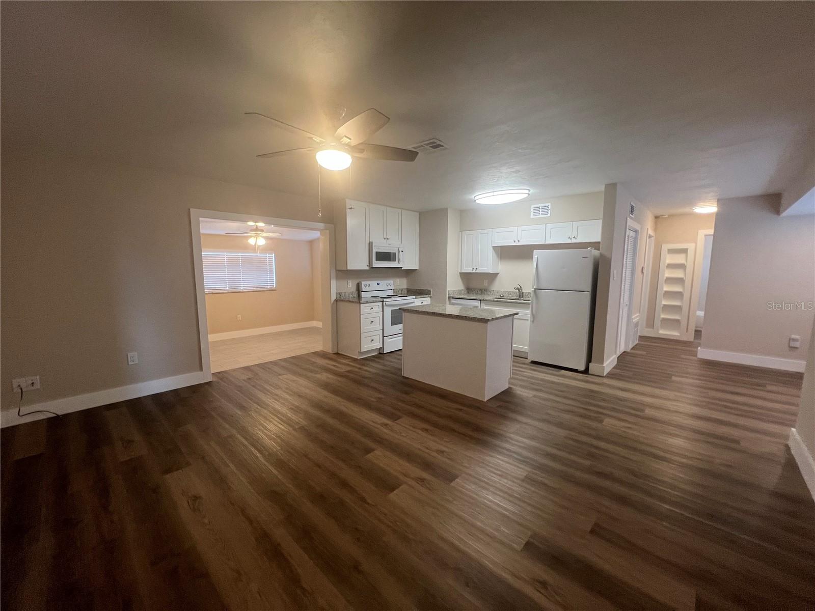 Image 4 of 34 For 2472 Picnic Street