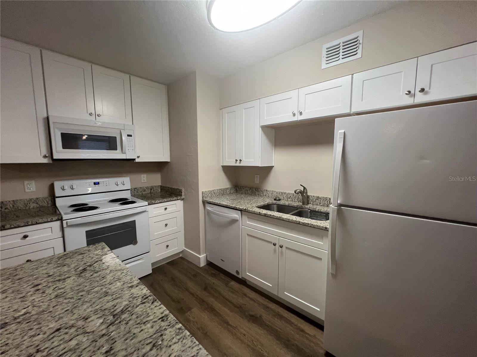 Image 6 of 34 For 2472 Picnic Street