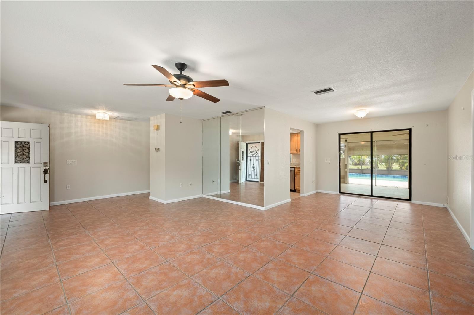Image 11 of 50 For 22317 Laika Avenue