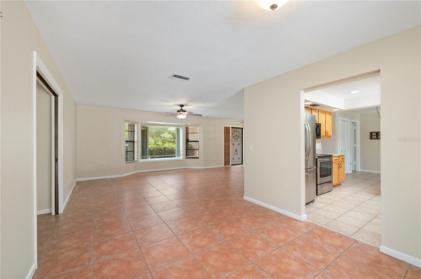 Image 13 of 50 For 22317 Laika Avenue