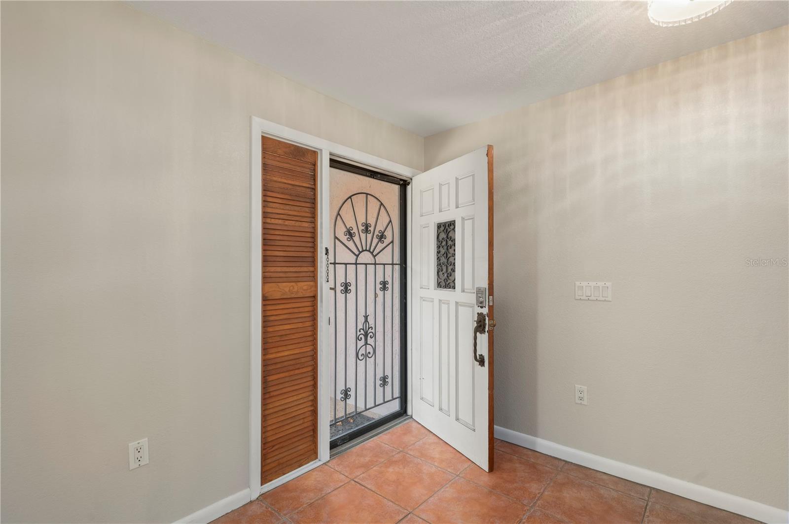 Image 7 of 50 For 22317 Laika Avenue