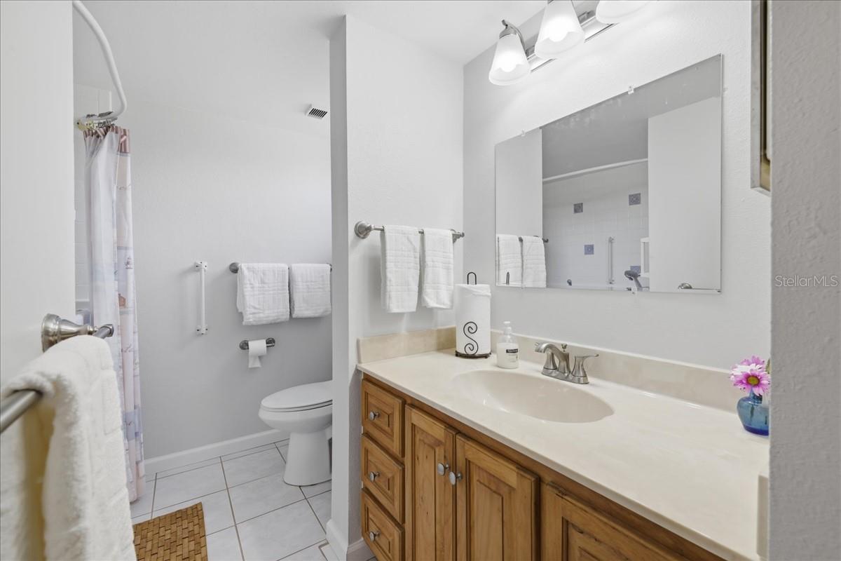 Image 17 of 33 For 19505 Quesada Avenue Ll108