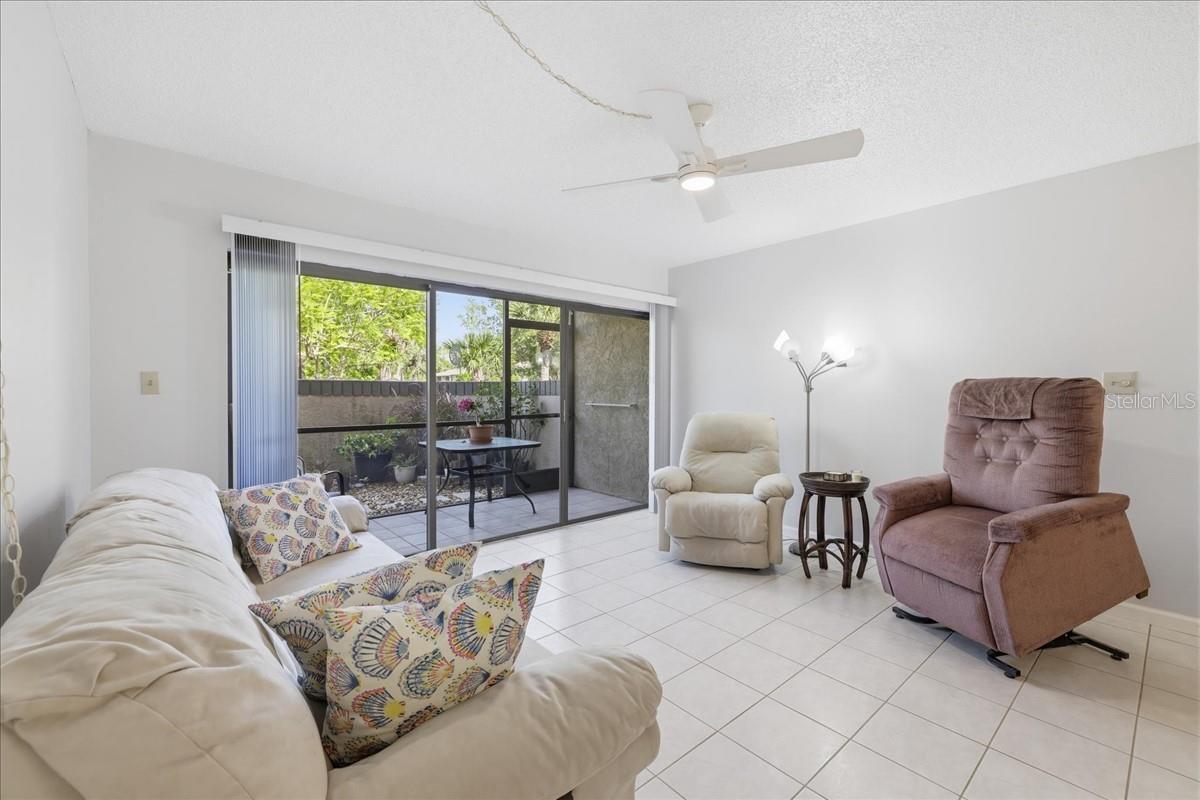 Image 3 of 33 For 19505 Quesada Avenue Ll108