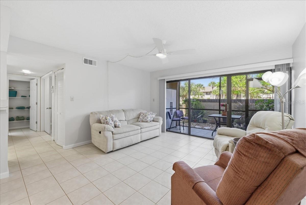 Image 5 of 33 For 19505 Quesada Avenue Ll108