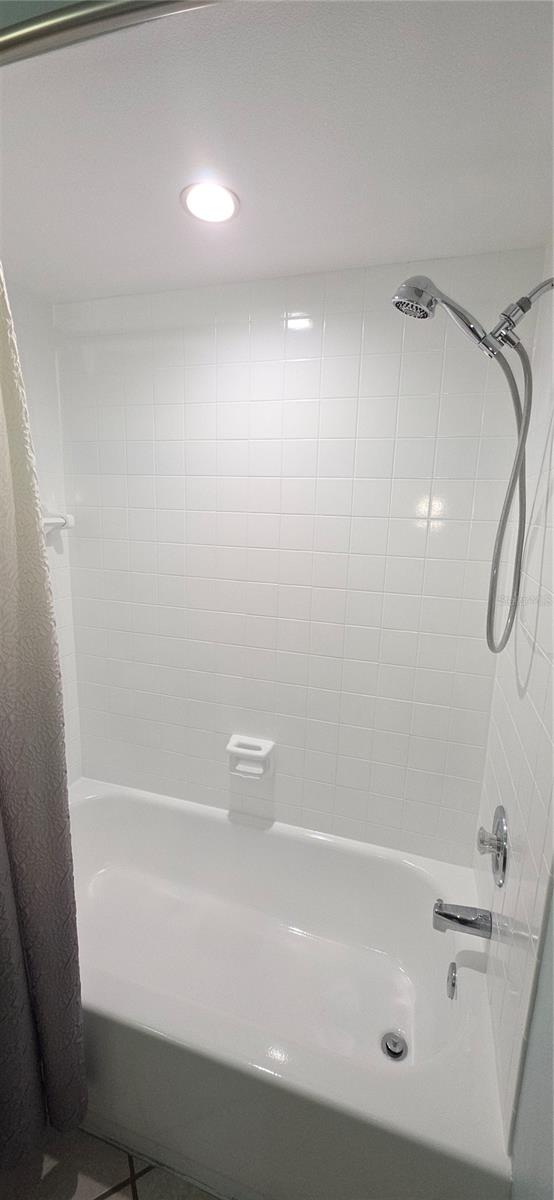 Image 21 of 36 For 6033 34th Street W 136