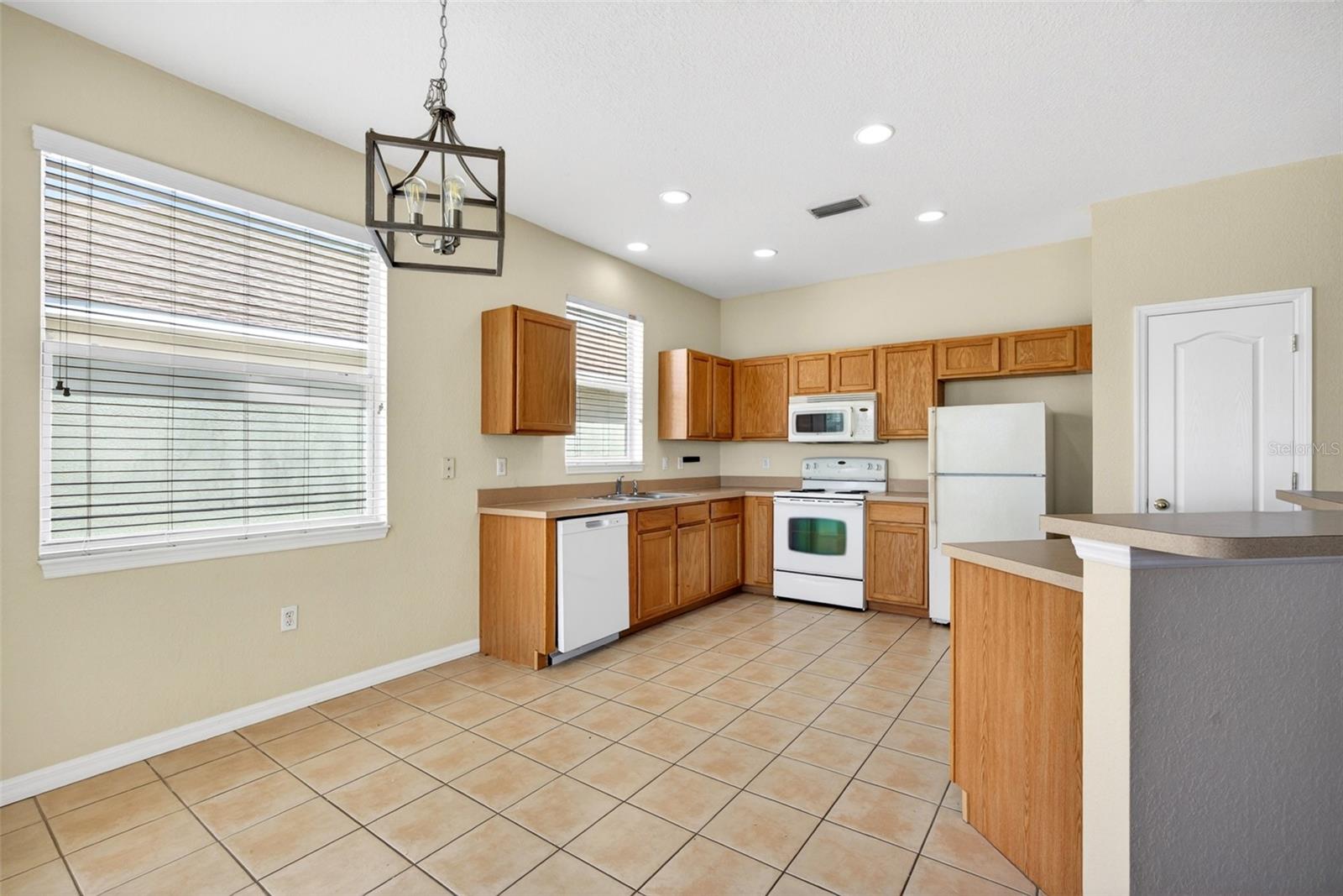 Image 10 of 43 For 1823 Scarlett Avenue
