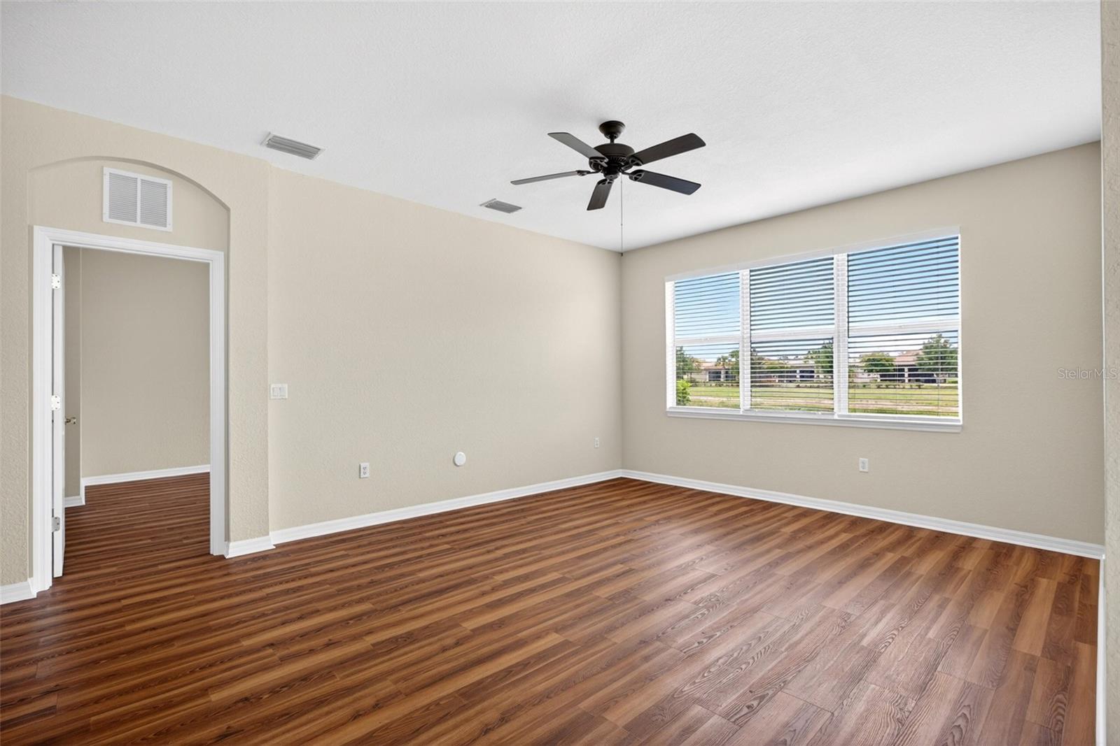 Image 7 of 43 For 1823 Scarlett Avenue