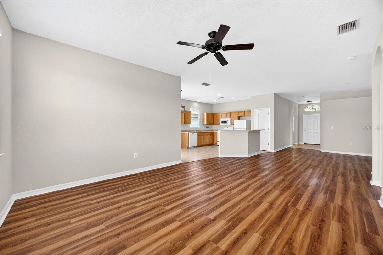 Image 9 of 43 For 1823 Scarlett Avenue
