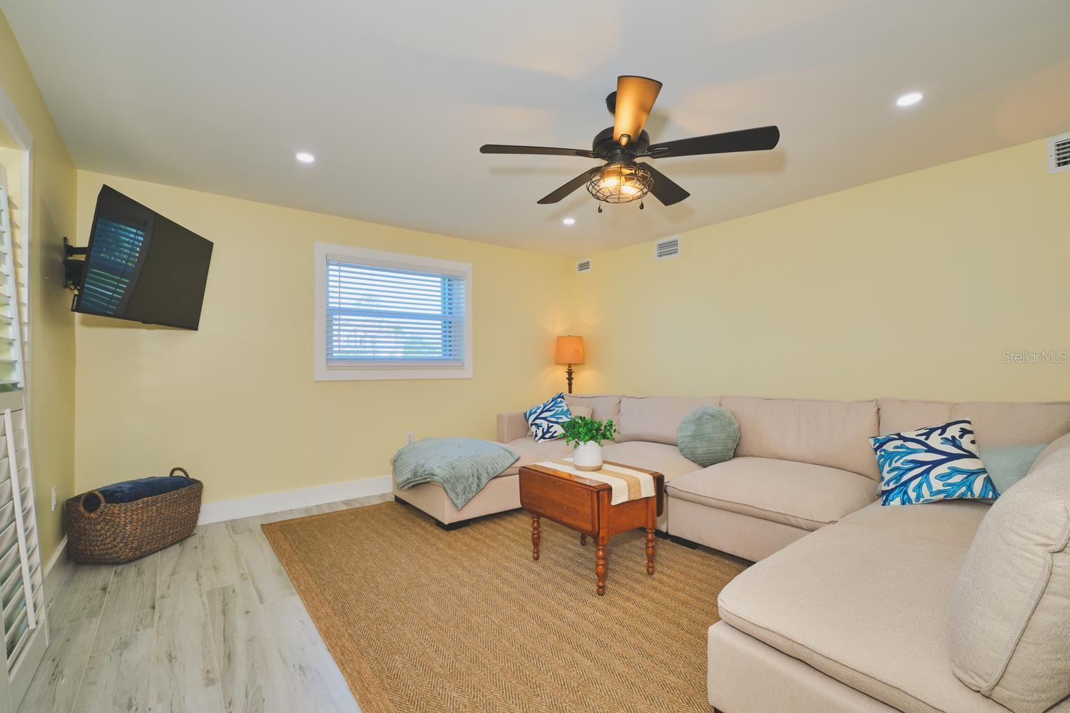 Image 25 of 55 For 3045 Estero Boulevard 6a