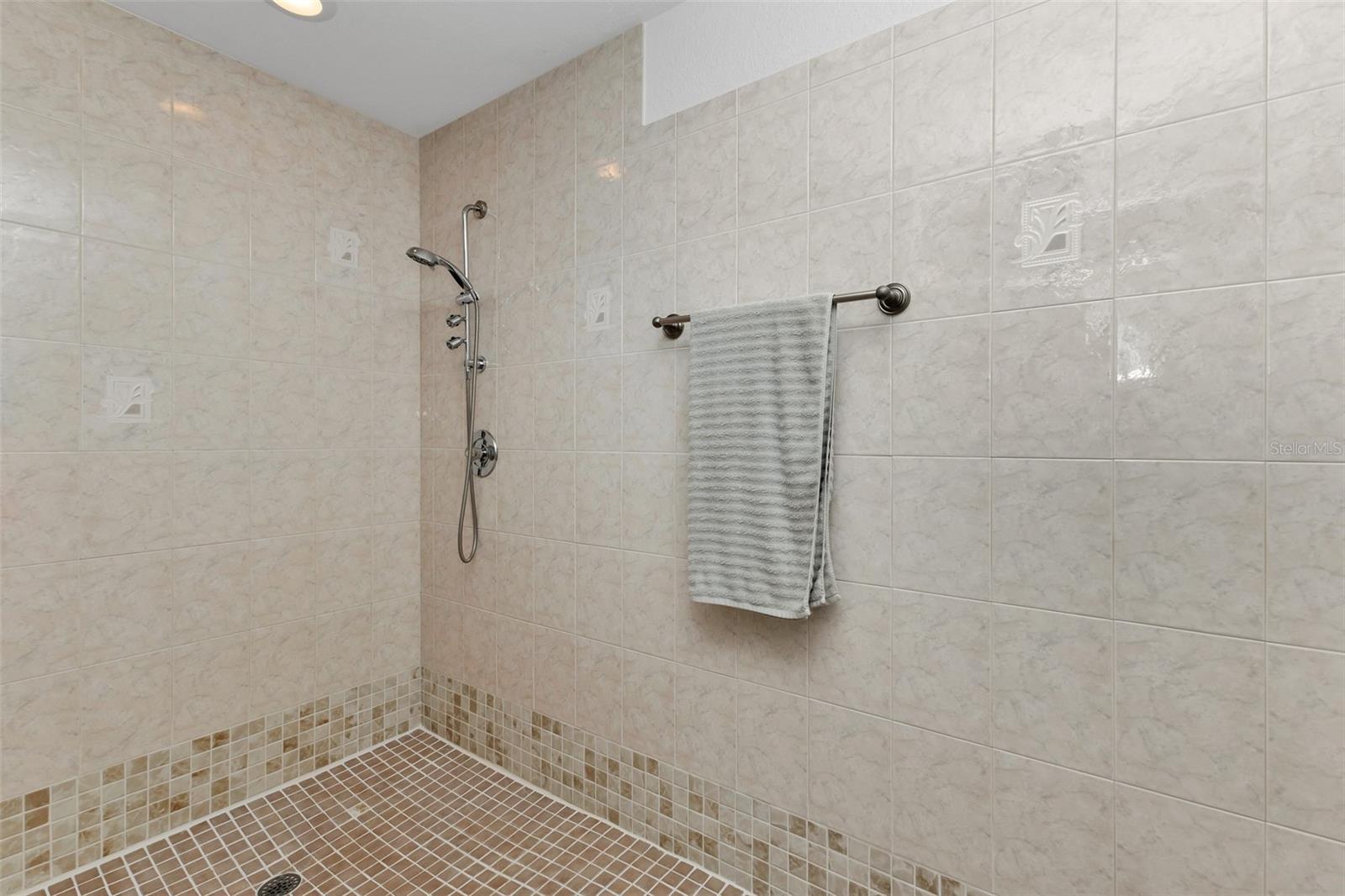 Image 22 of 40 For 23345 Ferndale Avenue