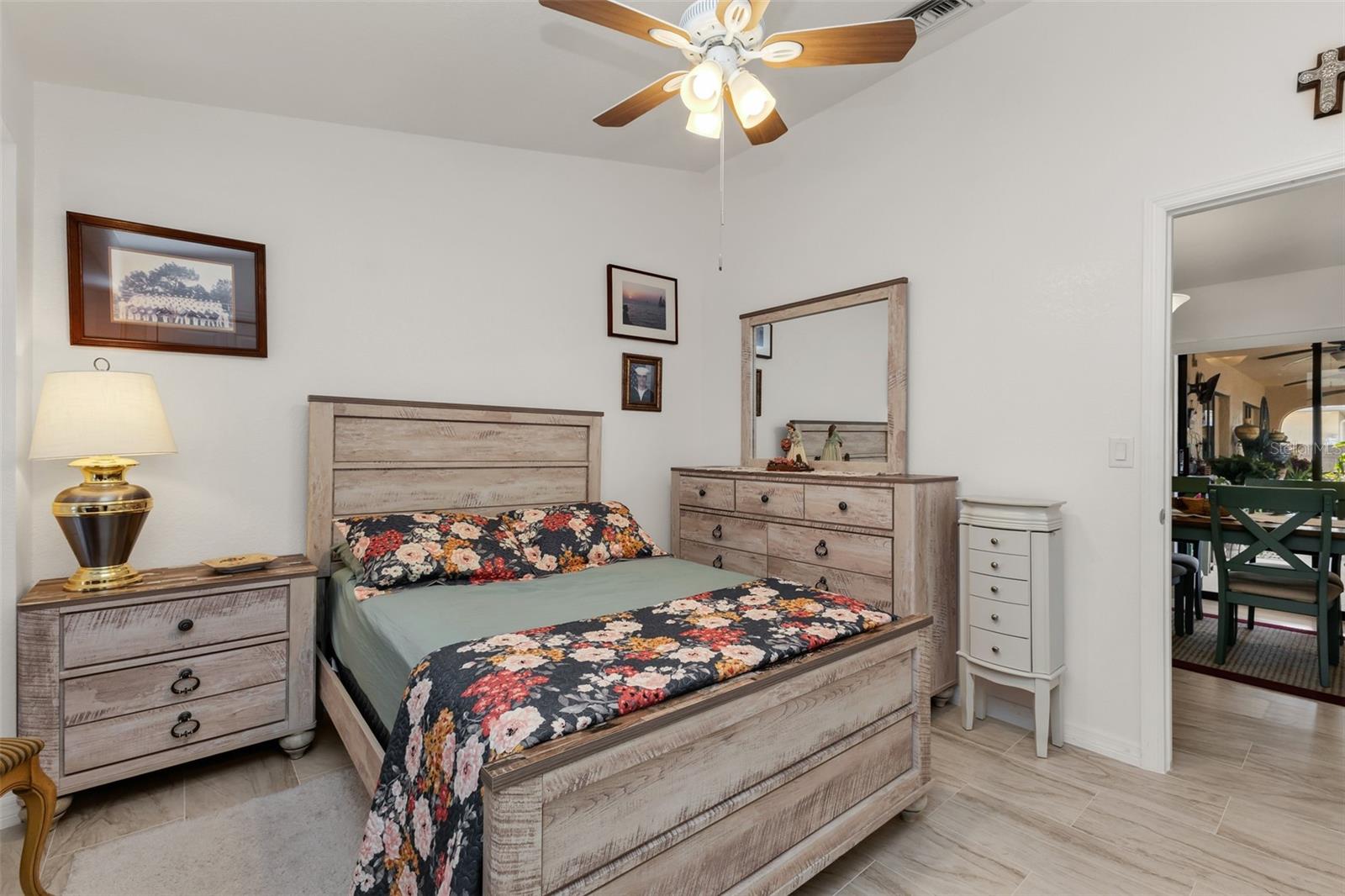 Image 31 of 40 For 23345 Ferndale Avenue