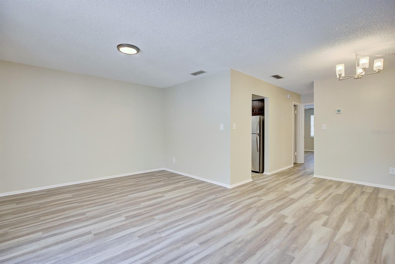 Image 12 of 36 For 262 Lewfield Circle 262