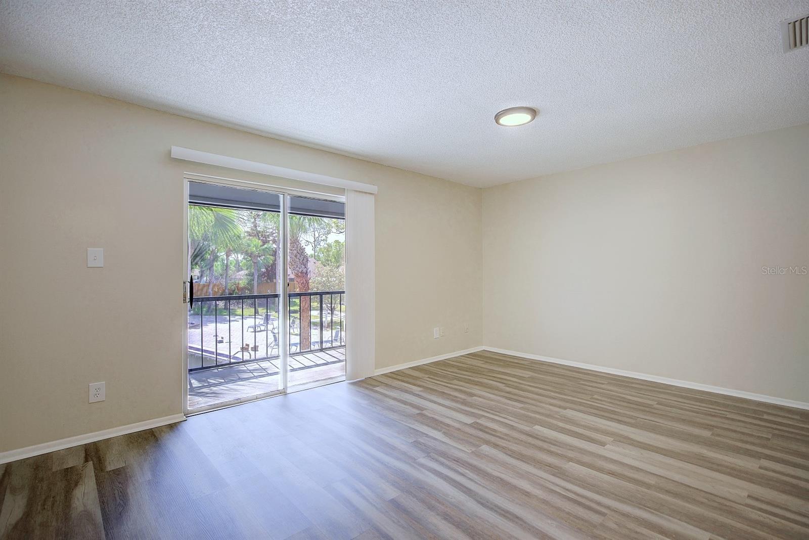 Image 13 of 36 For 262 Lewfield Circle 262