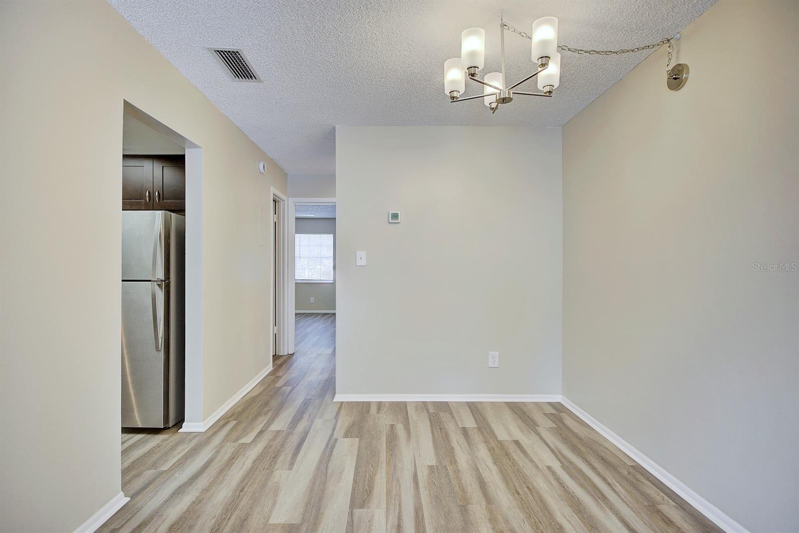 Image 14 of 36 For 262 Lewfield Circle 262