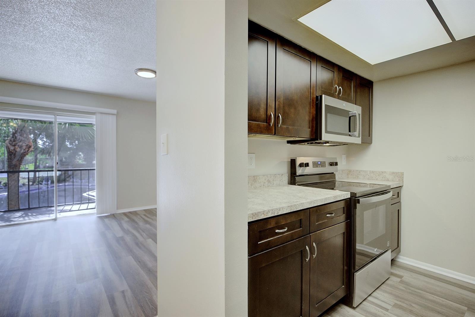 Image 16 of 36 For 262 Lewfield Circle 262