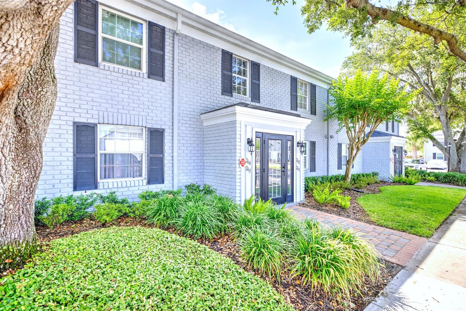 Image 4 of 36 For 262 Lewfield Circle 262