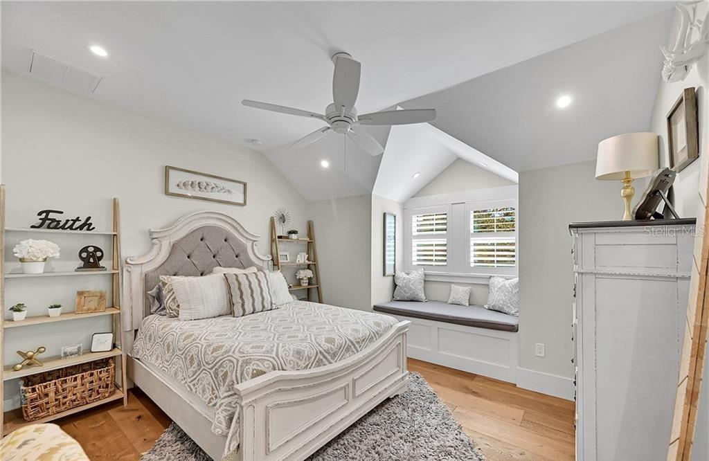 Image 32 of 43 For 27300 Egret Place