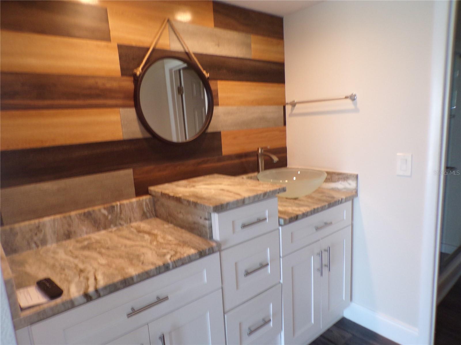 Image 15 of 39 For 26300 Rampart Boulevard 402b