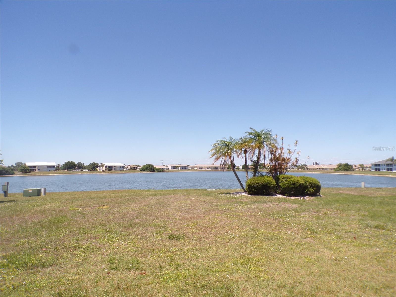 Image 32 of 39 For 26300 Rampart Boulevard 402b