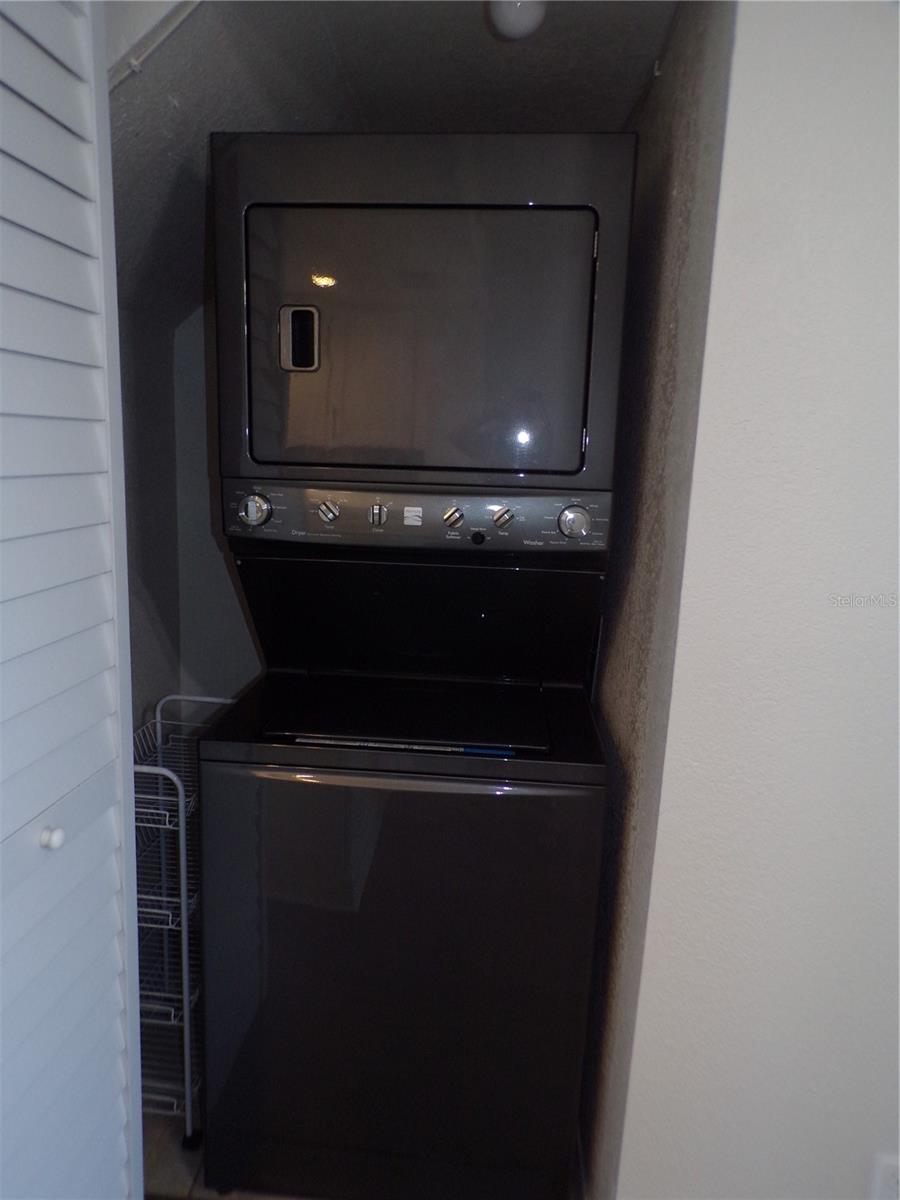 Image 33 of 39 For 26300 Rampart Boulevard 402b