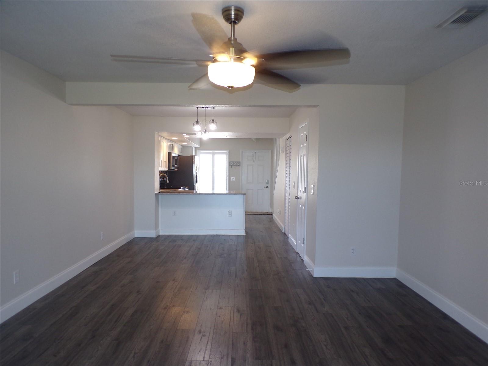 Image 4 of 39 For 26300 Rampart Boulevard 402b