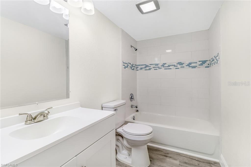Image 22 of 42 For 16590 Partridge Place Road 102