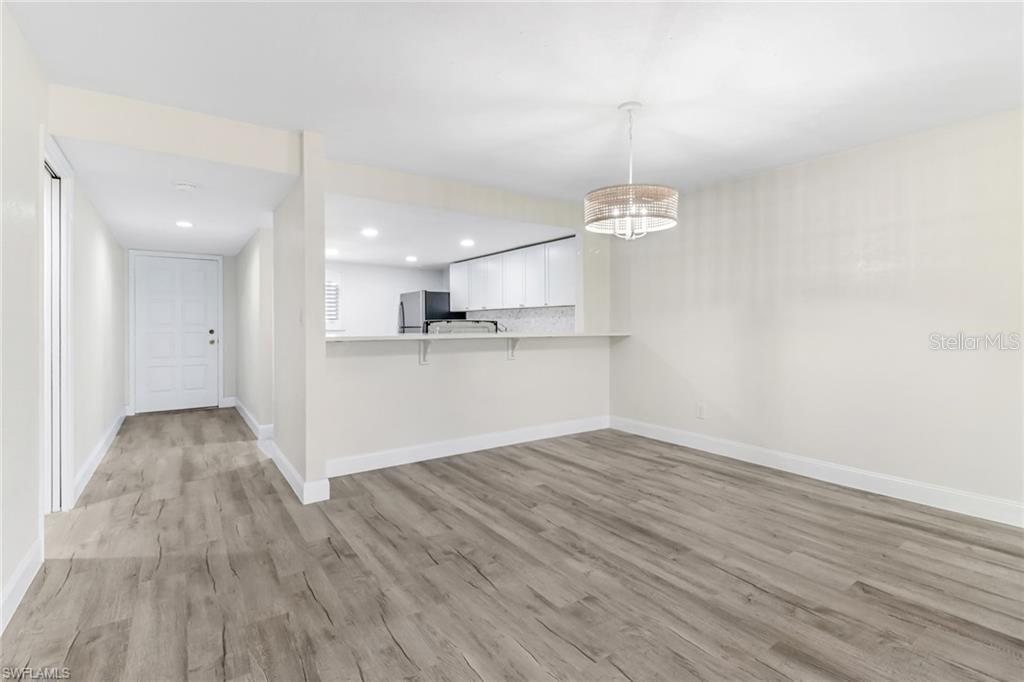 Image 8 of 42 For 16590 Partridge Place Road 102