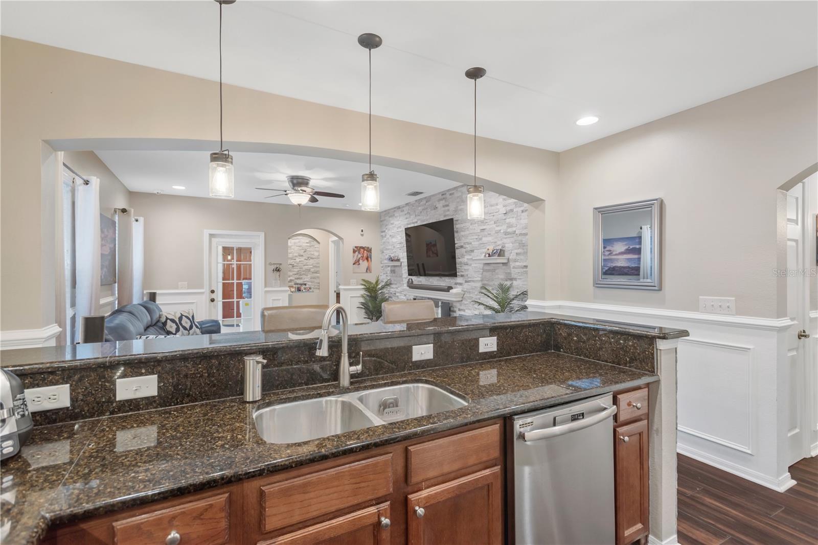 Image 12 of 48 For 5959 Beaconpark Street