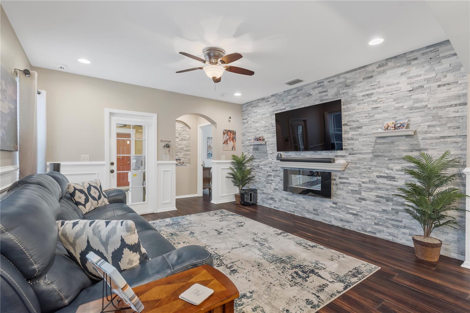 Image 13 of 48 For 5959 Beaconpark Street