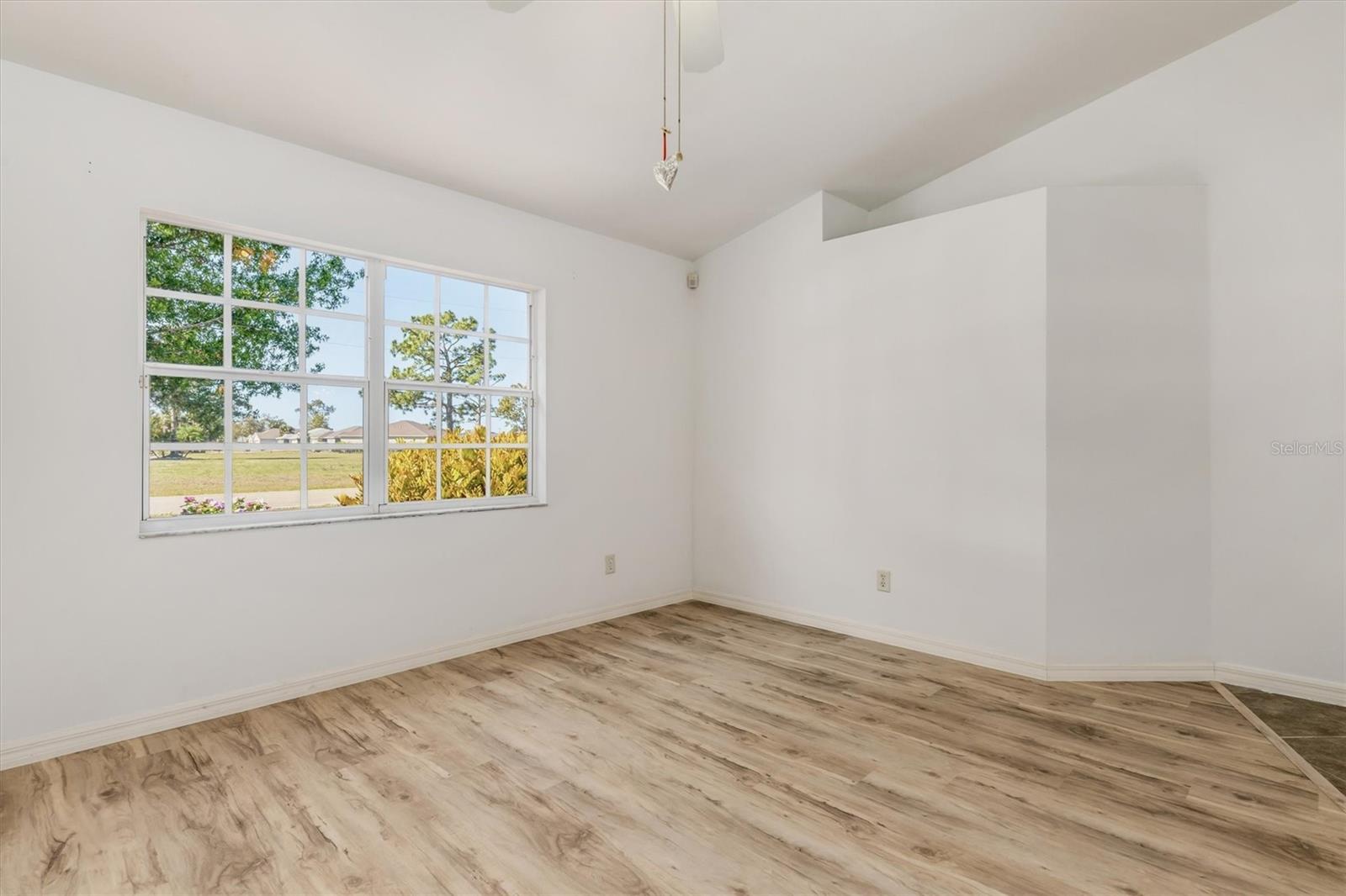 Image 15 of 40 For 25444 Alicante Drive