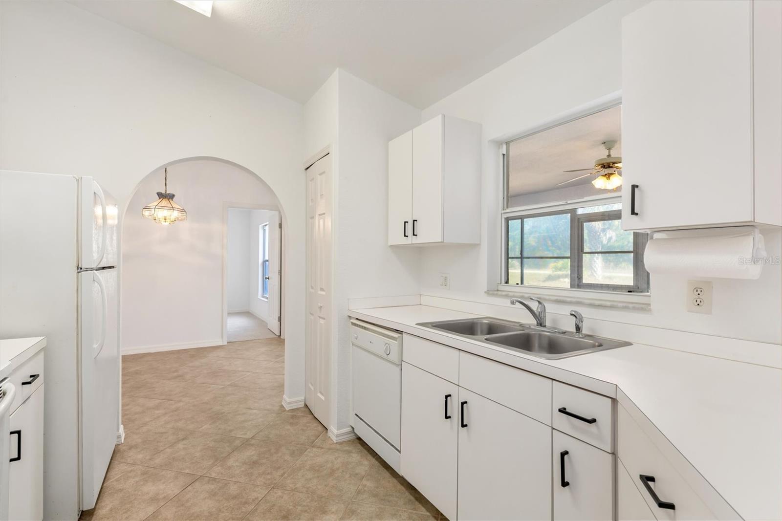 Image 17 of 40 For 25444 Alicante Drive