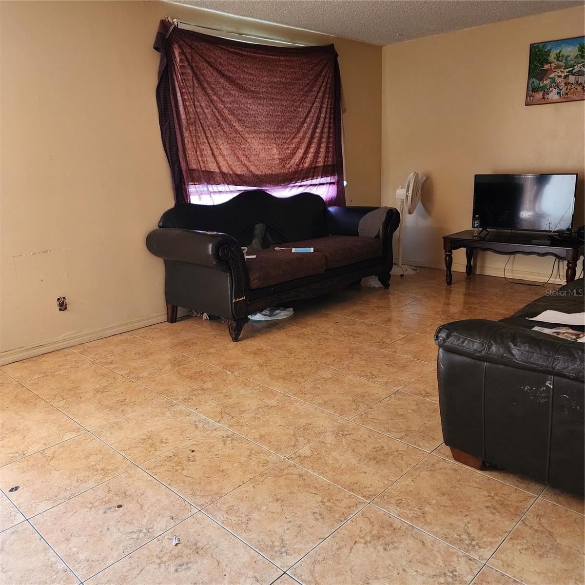 Image 9 of 19 For 5733 Blueberry Court 119