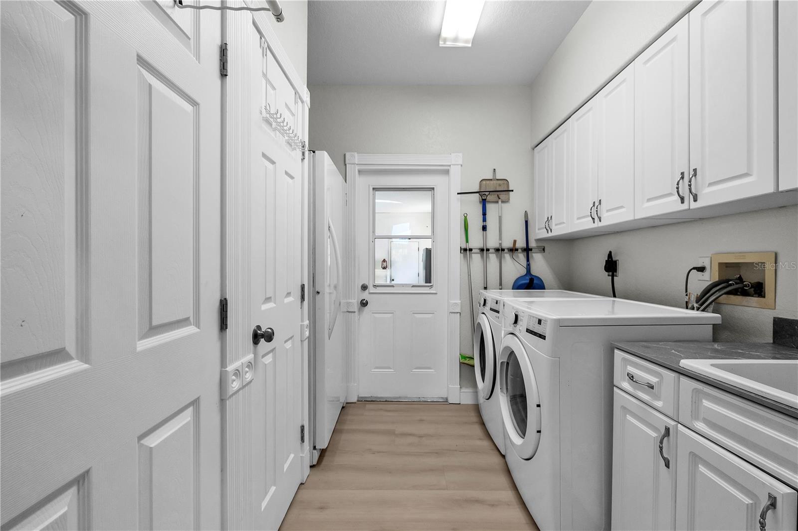 Image 41 of 80 For 8553 Aviary Road